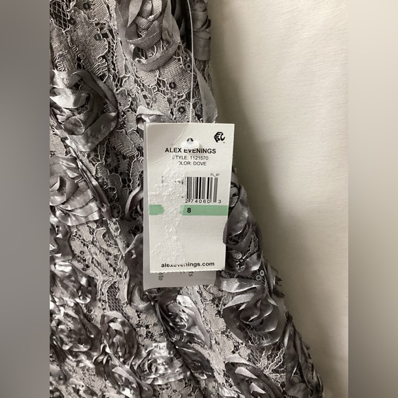 Alex Evenings cocktail Dress Rosette Lace with Cap Sleeves - Picture 4 of 6